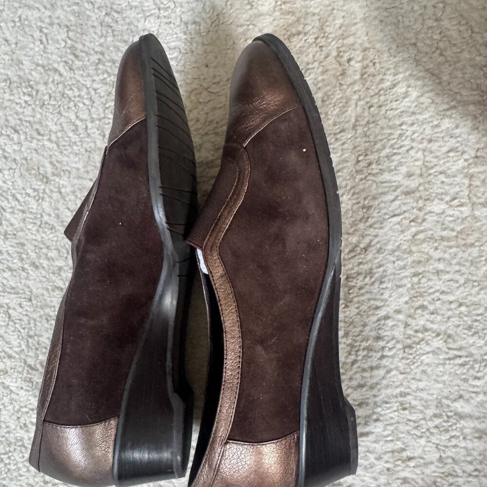 Vaneli Sport Women's Suede Loafers Size 8,5